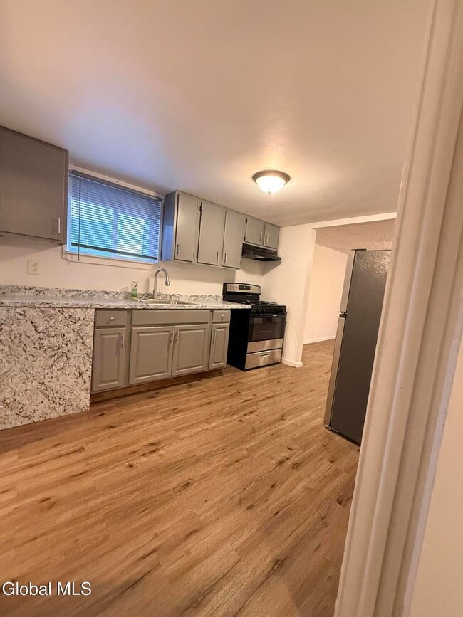 Building Photo - 1126 Broadway