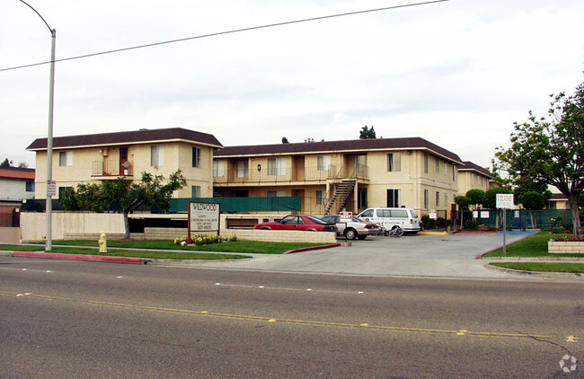 Building Photo - Wildwood Apartments