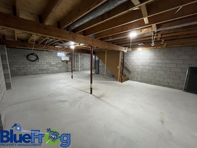 Building Photo - 646 Woodlawn Dr