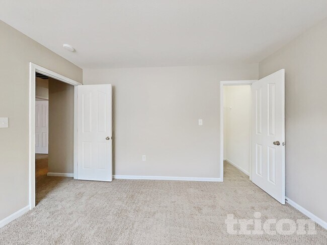 Building Photo - 4846 Autumn Oak Dr