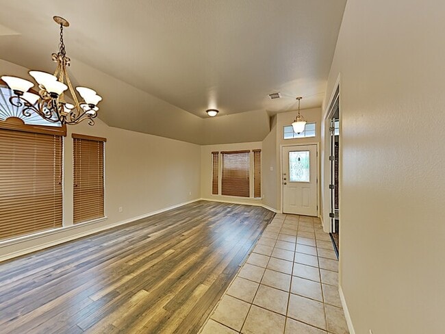 Building Photo - No Application Fees* $500 off 1st Months R...