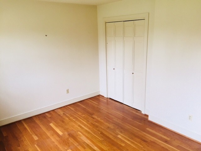 Building Photo - 3812 Hermitage Rd
