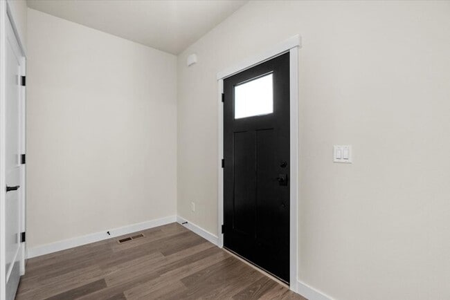 Building Photo - Cardinal