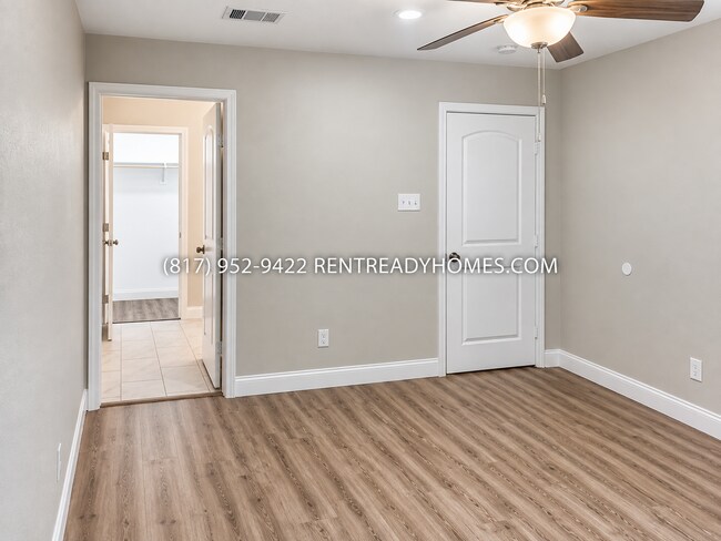 Building Photo - 104 Bryan Dr