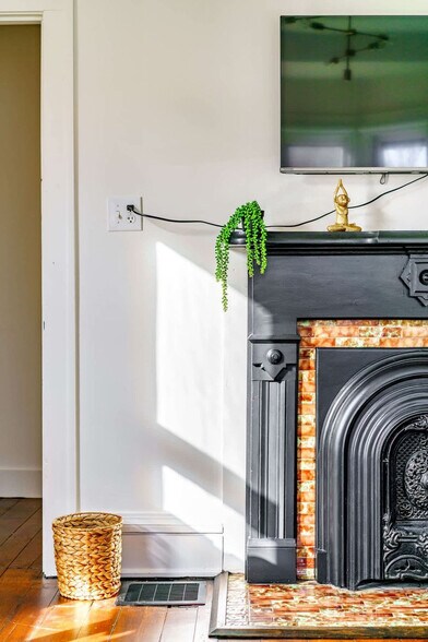 Building Photo - 241 W Water St