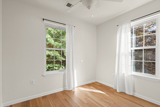 Building Photo - 7417 Wilma Ln