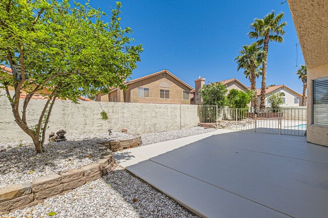 Building Photo - 7836 Calico Flower Ave