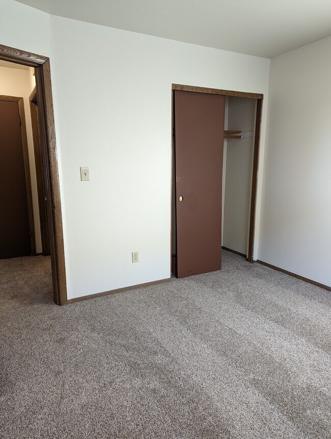 Building Photo - 5674 N 99th St