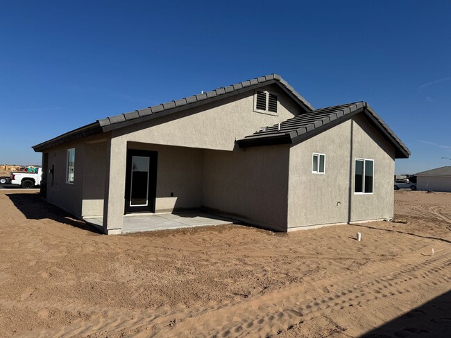 Building Photo - Brand New Three Bedroom Two Bath Home