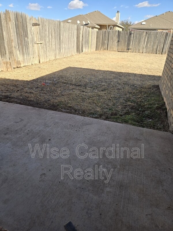 Building Photo - 5121 Albany Ave