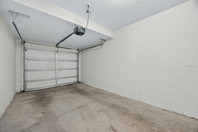 Building Photo - 8356 Bella Tierra Ct