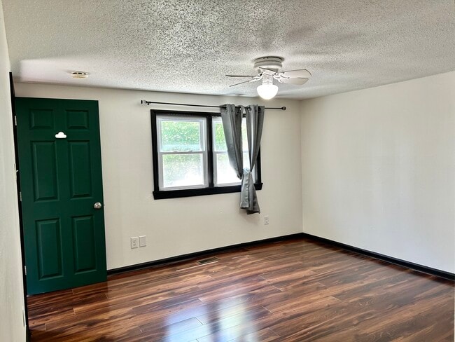 Building Photo - 8 Florissant Ave