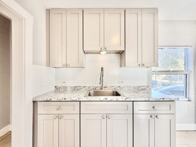 Building Photo - 1914 31st St S