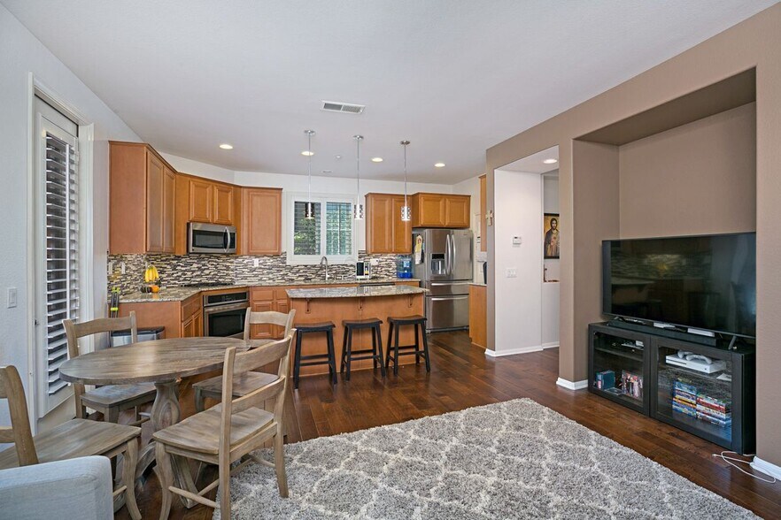 Building Photo - 13325 Via Costanza