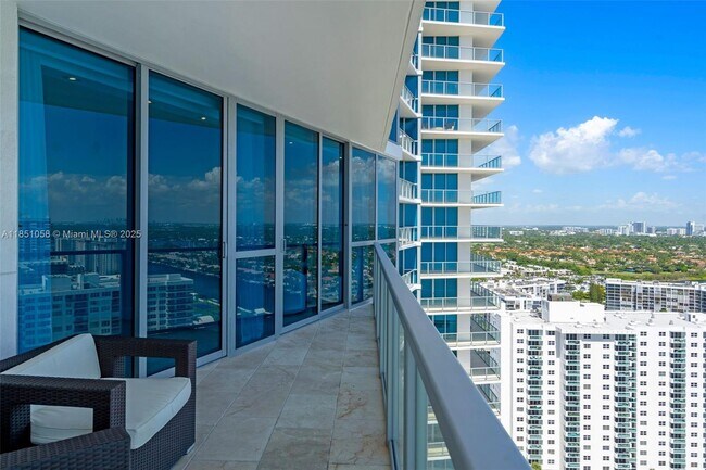 Building Photo - 3101 S Ocean Dr