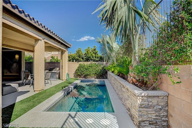 Building Photo - 3943 Reyes Ave