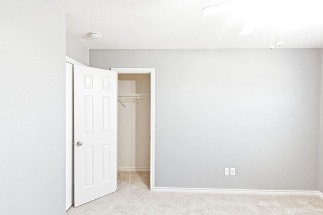 Building Photo - Allen 4 Bedroom available Short Term