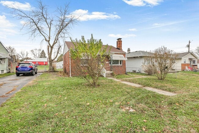 Building Photo - Charming 2-Bedroom Single Family Home Near S High St