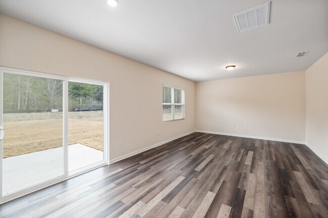 Building Photo - 3 Bedrooms, 2.5 Bathrooms, and 2083 sqft. comfortable and versatile Osprey plan in Raleigh 540 We...