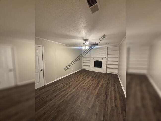 Building Photo - 2221 Dorchester Dr
