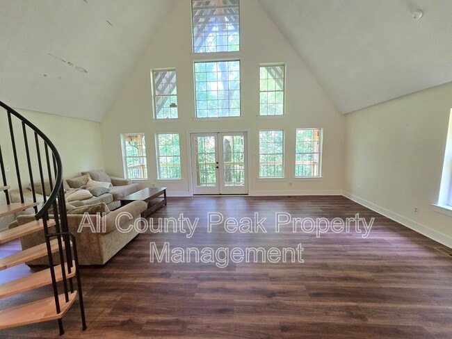 Building Photo - 6013 Bates Pike SE