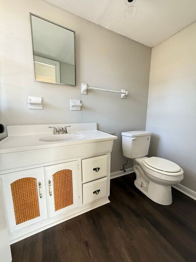 Building Photo - Renovated Multi-Story Brick House in East Nashville - Fenced in Yard