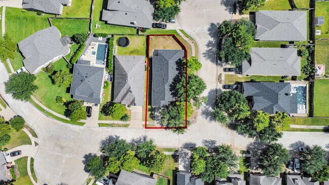 Building Photo - 8226 Stratford Canyon Dr