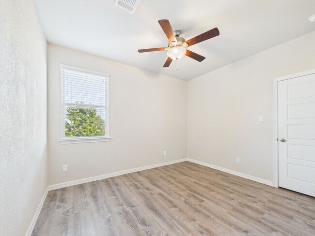 Building Photo - 2505 Meyer Cv