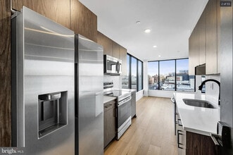 Building Photo - 1800 W Girard Ave