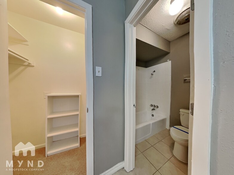 Building Photo - 314 Towne House Ln