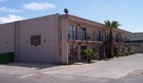 Building Photo - 691 E Naples Dr