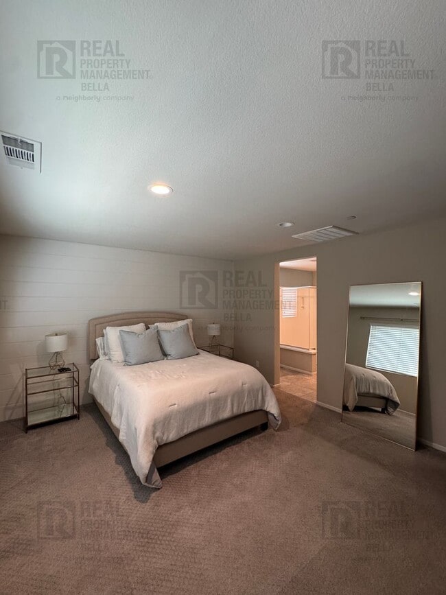 Building Photo - 31372 McKenna Ct