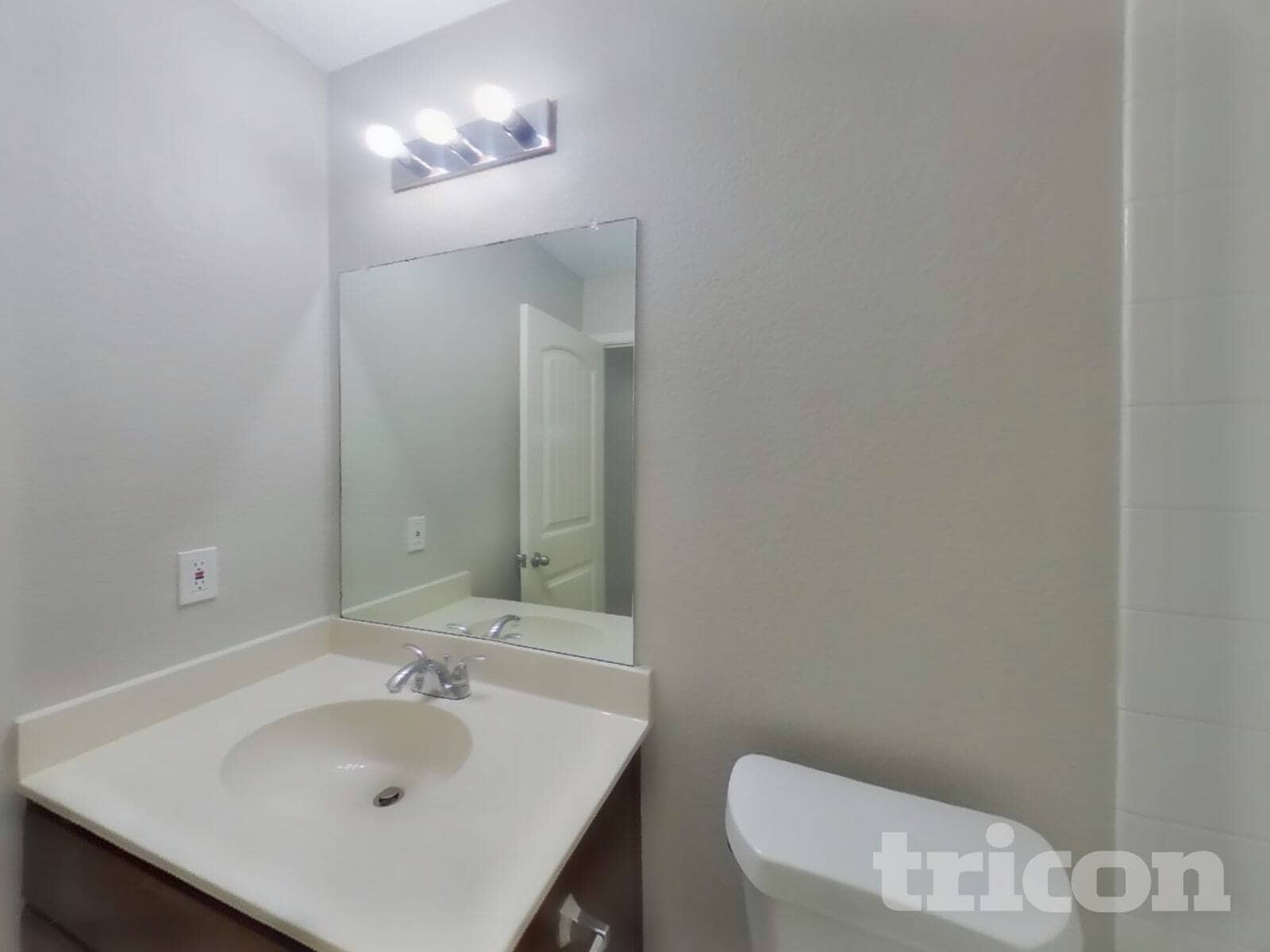 Building Photo - 2905 Englenook Dr