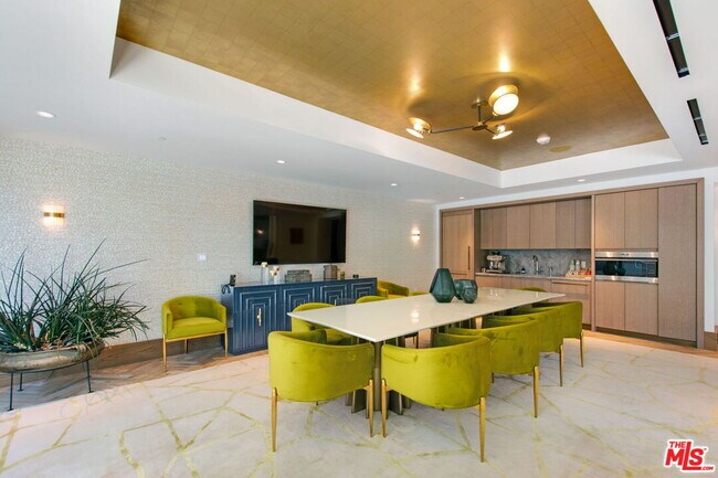 Building Photo - 8420 W Sunset Blvd