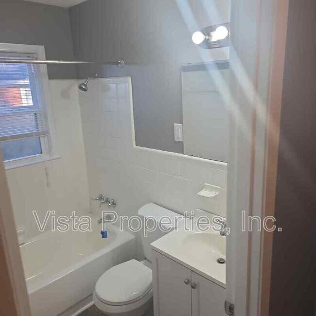 Building Photo - 1622 Haskin Ave