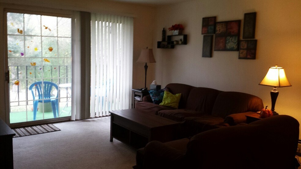 Building Photo - 204 Williamsburg Dr