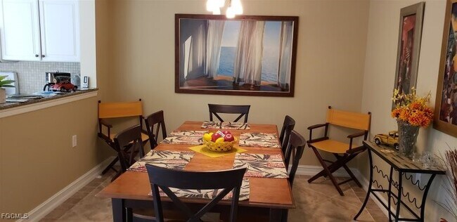 Building Photo - 10520 Amiata Way