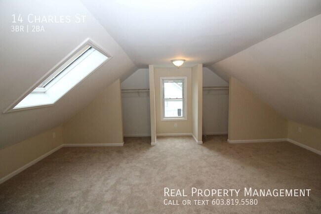 Building Photo - Spacious Large 3-BD apartment located in t...