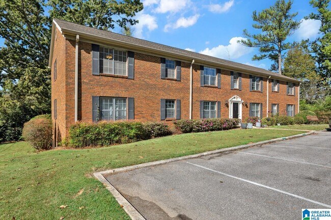 Building Photo - 2060 Montreat Dr