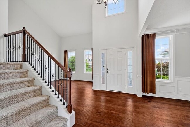 Building Photo - Modern Luxury with Waterfront Views in West Carmel