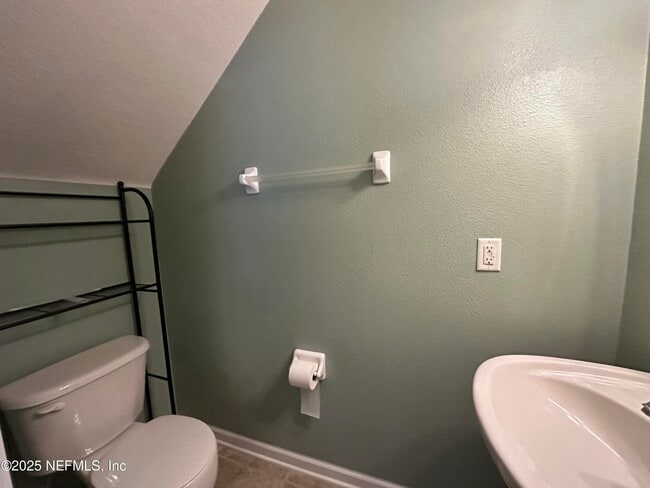 Building Photo - 11197 Castlemain Cir W