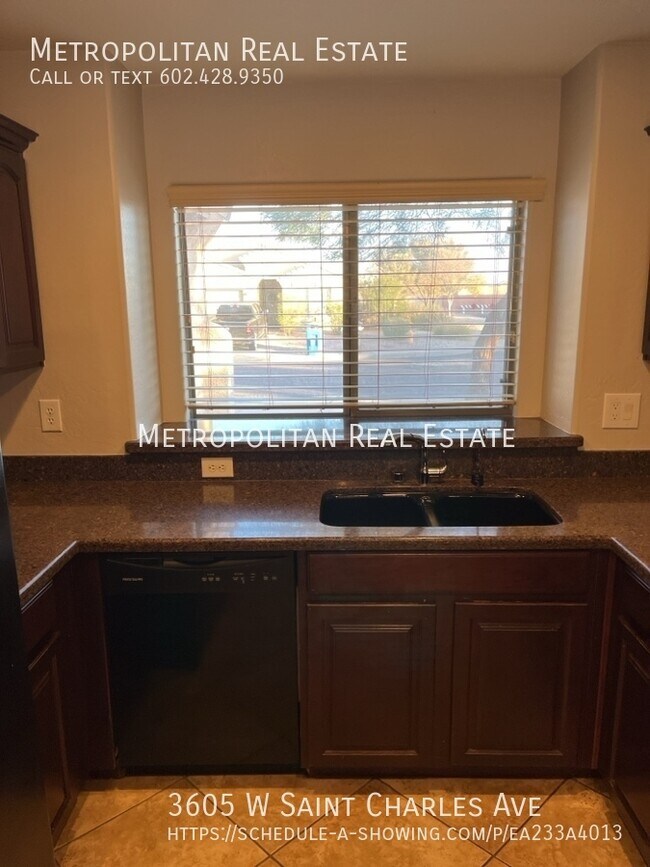 Building Photo - 3605 W St Charles Ave