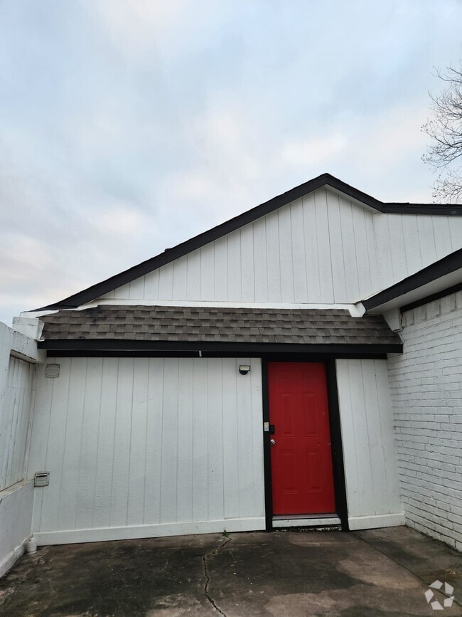 Building Photo - 6732 Avenue V