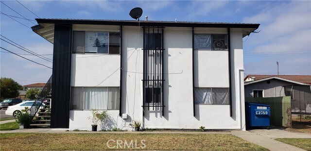 Primary Photo - 901 Carob Way