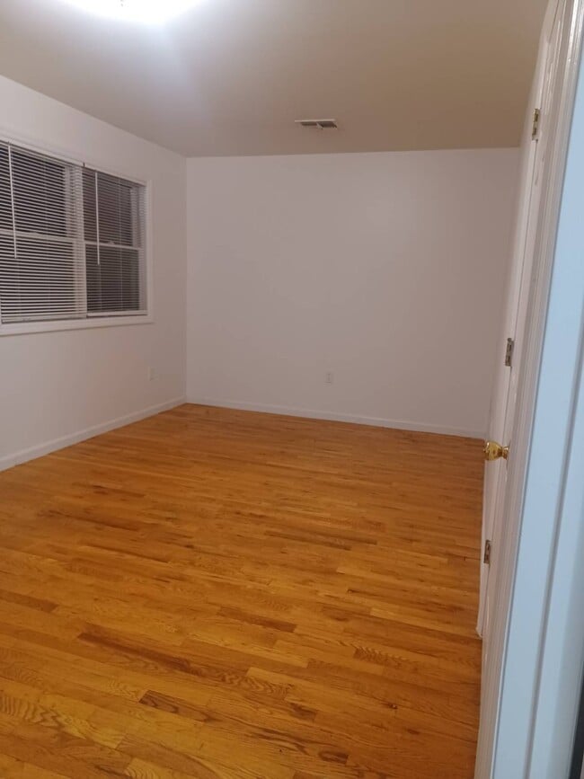 Building Photo - 1-55 78th St