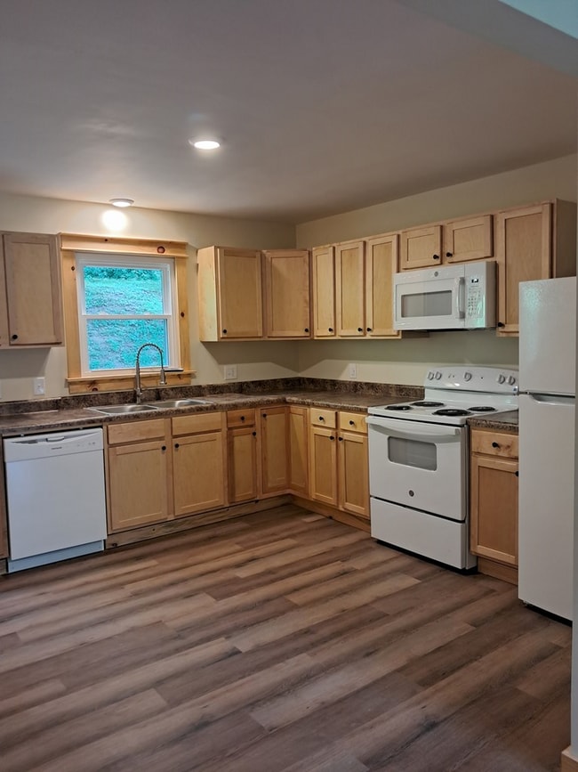 Building Photo - 315 #6 Sulphur Springs Rd