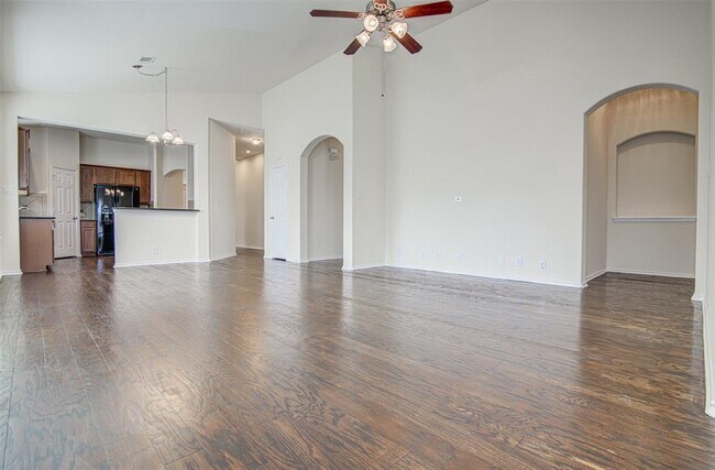 Building Photo - 1610 Greenside Dr