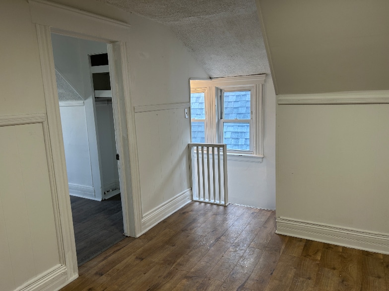 Building Photo - 26 Ella St