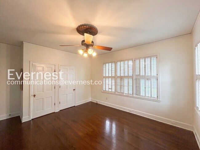 Building Photo - 756 S Willett St