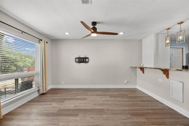 Building Photo - 5206 Emerald Forest Dr